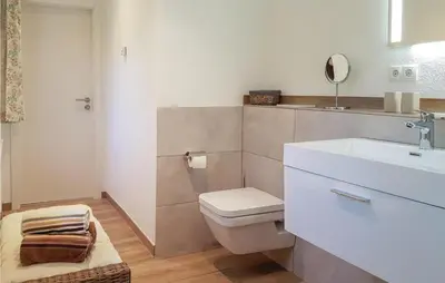Ein Badezimmer in der Unterkunft Holiday Home Gunderath With Fireplace I