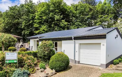 Ein Garten an der Unterkunft Holiday Home Gunderath With Fireplace I