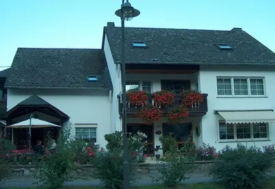 Das Gebäude in dem sich die Pension befindet