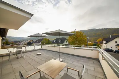 Ein allgemeiner Bergblick oder ein Berglick von des Bed & Breakfasts aus