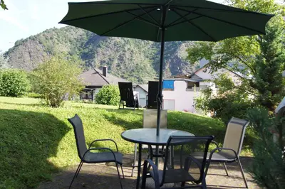 Ein allgemeiner Bergblick oder ein Berglick von der Ferienwohnung aus