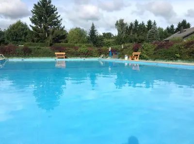 Der Swimmingpool an oder in der Nähe von Ferienhaus Freilingen