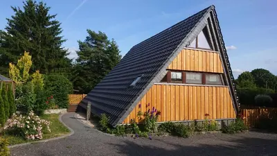Das Gebäude in dem sich das Ferienhaus befindet