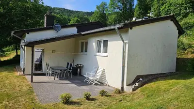 Das Gebäude in dem sich das Ferienhaus befindet
