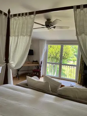 Ein Bett oder Betten in einem Zimmer der Unterkunft GästeHaus Auler Hof