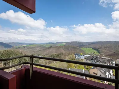 Ein allgemeiner Bergblick oder ein Berglick von der Ferienwohnung aus