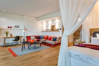 Ein Sitzbereich in der Unterkunft Seezeitlodge Hotel & Spa