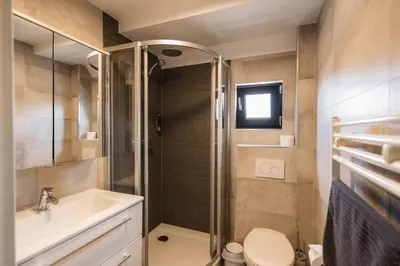Ein Badezimmer in der Unterkunft NürbLife Hotel