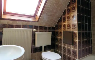 Ein Badezimmer in der Unterkunft Cozy Apartment In Meisburg With Wifi