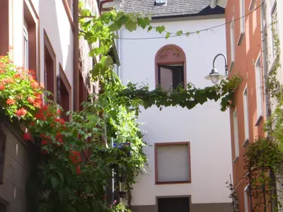 Das Gebäude in dem sich das Privatzimmer befindet