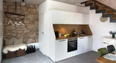 Küche/Küchenzeile in der Unterkunft Zur alten Rebe Ferienhaus und Weingut