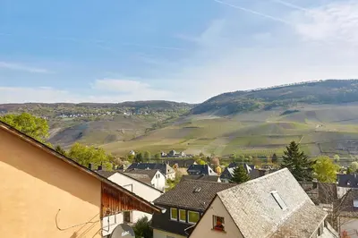 Ein allgemeiner Bergblick oder ein Berglick von der Ferienwohnung aus