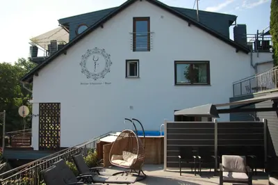 Das Gebäude in dem sich die Ferienwohnung befindet