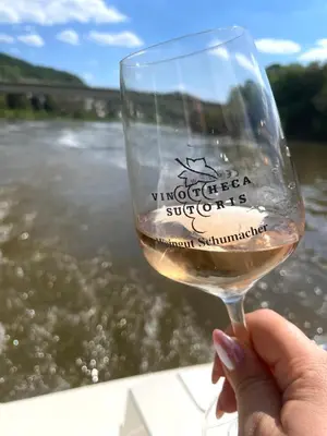 Blick auf einen Fluss in der Nähe der Ferienwohnung