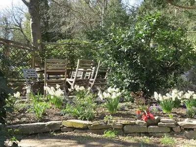 Ein Garten an der Unterkunft Meisenhof