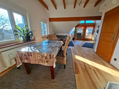 Ein Sitzbereich in der Unterkunft Ferienwohnung Hunsrück
