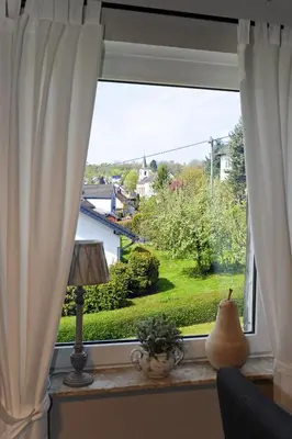 Ein Garten an der Unterkunft Ferienwohnung Maarland