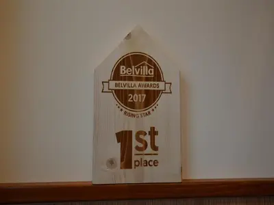 Ein Zertifikat, Auszeichnung, Logo oder anderes Dokument, das in der Unterkunft Ferienhaus in Filz in der Eifel ausgestellt ist