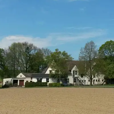 Das Gebäude in dem sich die Ferienwohnung befindet