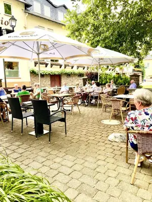 Ein Restaurant oder anderes Speiselokal in der Unterkunft Pension Dören