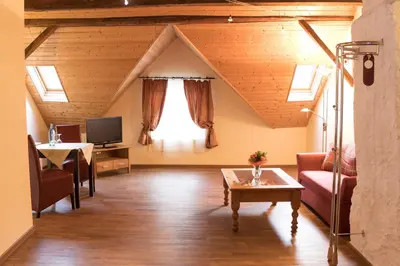 Ein Sitzbereich in der Unterkunft Gästehaus am Schlossberg