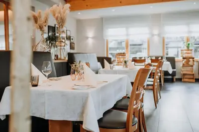 Ein Restaurant oder anderes Speiselokal in der Unterkunft Hotel Restaurant zur Marienburg