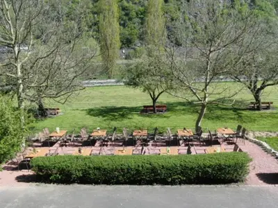 Ein Garten an der Unterkunft Hotel Moselkern