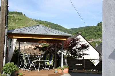 Ein allgemeiner Bergblick oder ein Berglick von der Ferienwohnung aus