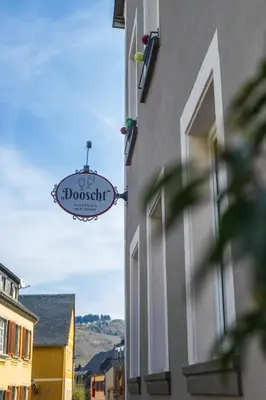 Ein Zertifikat, Auszeichnung, Logo oder anderes Dokument, das in der Unterkunft Dooscht Gästehaus Reichshof ausgestellt ist