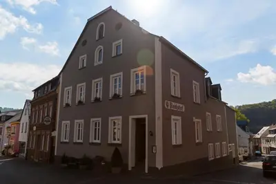 Das Gebäude in dem sich die Pension befindet