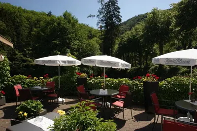 Ein allgemeiner Bergblick oder ein Berglick von des Hotels aus