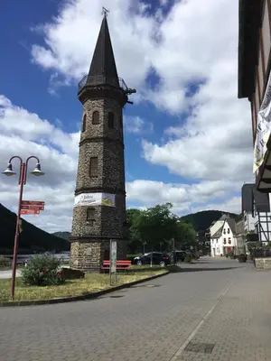 Das Gebäude in dem sich das Ferienhaus befindet
