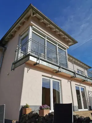 Das Gebäude in dem sich die Ferienwohnung befindet