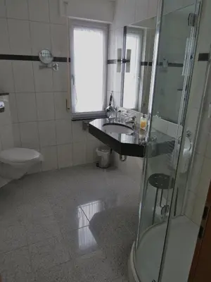 Ein Badezimmer in der Unterkunft Hotel Retterath am Nürburgring