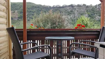 Ein allgemeiner Bergblick oder ein Berglick von der Pension aus