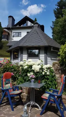 Das Gebäude in dem sich die Ferienwohnung befindet