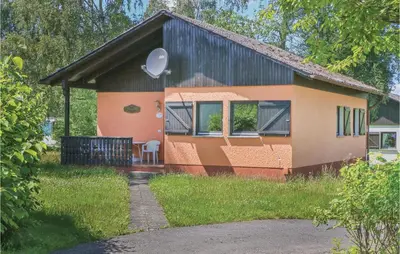 Das Gebäude in dem sich das Ferienhaus befindet