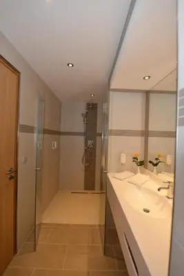 Ein Badezimmer in der Unterkunft Rheinhotel Larus