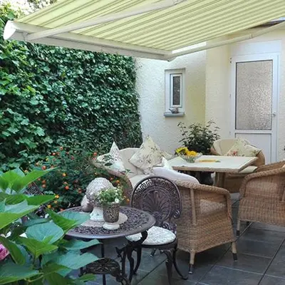 Ein Garten an der Unterkunft Haus Schönblick