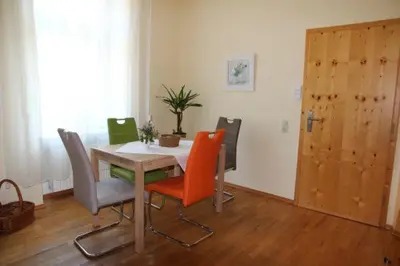 Ein Sitzbereich in der Unterkunft Ferienwohnung Meuser