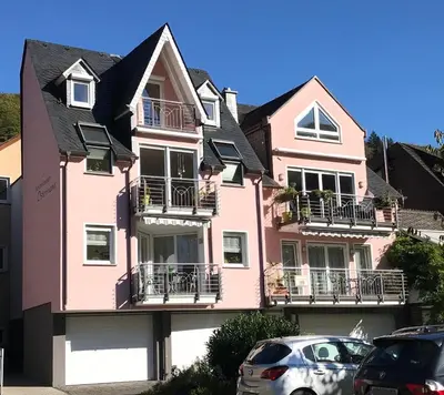 Das Gebäude in dem sich die Ferienwohnung befindet
