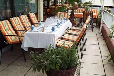 Ein Restaurant oder anderes Speiselokal in der Unterkunft Park-Hotel