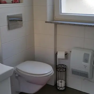 Ein Badezimmer in der Unterkunft ferienhaus-raju-zeltingen