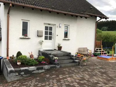 Ein Garten an der Unterkunft Ferienwohnung Göbel