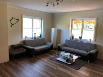 Ein Sitzbereich in der Unterkunft Ferienwohnung Göbel