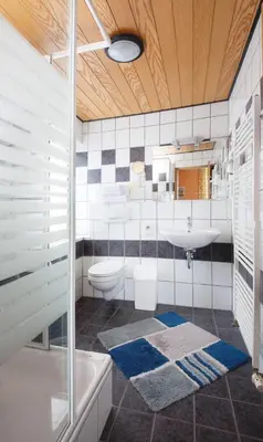 Ein Badezimmer in der Unterkunft Gasthaus zur Linde