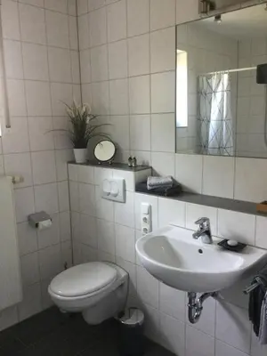 Ein Badezimmer in der Unterkunft FeWo mit Fernblick