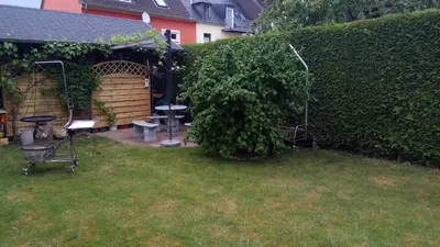 Ein Garten an der Unterkunft Ferienwohnung Tetzlaff