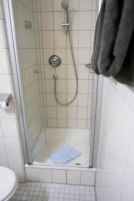 Ein Badezimmer in der Unterkunft Hotel Gülser Weinstube