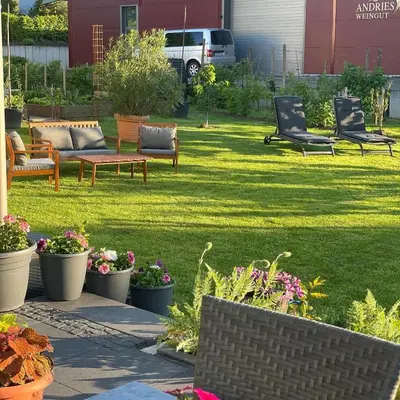 Ein Garten an der Unterkunft Weinbergs Loge
